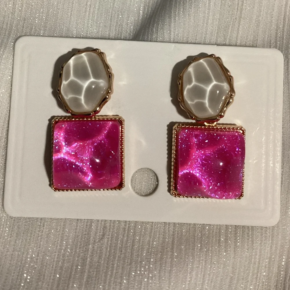 💗 Pink Glittery & White Translucent Geometric Resin Drop Water Ripple Ea…